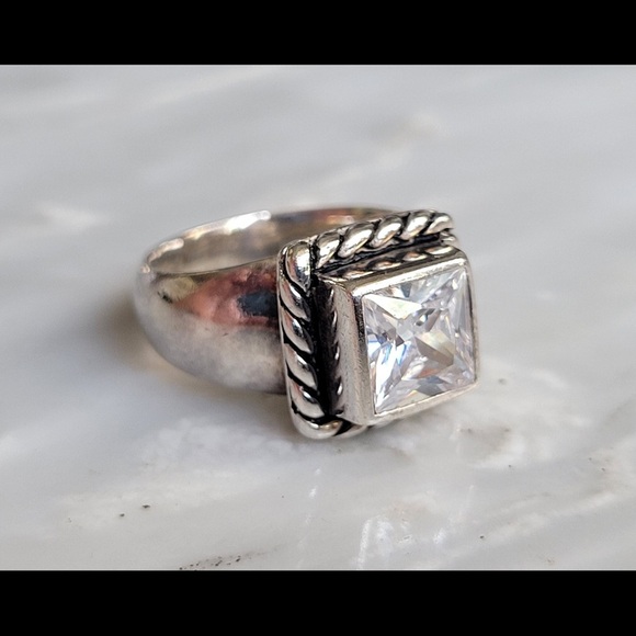 Silpada .925 Sterling Silver ‘Elizabeth’ Ring with CZ clear Stone size 7 - Picture 2 of 6